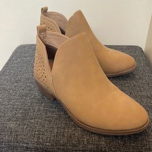 Vepose booties size 7.5